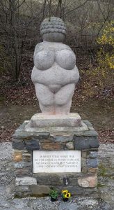 Venus von Willendorf, ein Platz der Frauenkraft